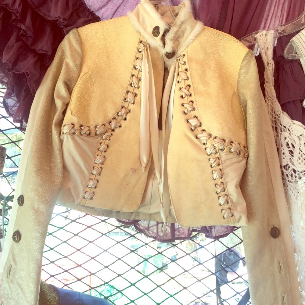 Elise Øverland cropped jacket.